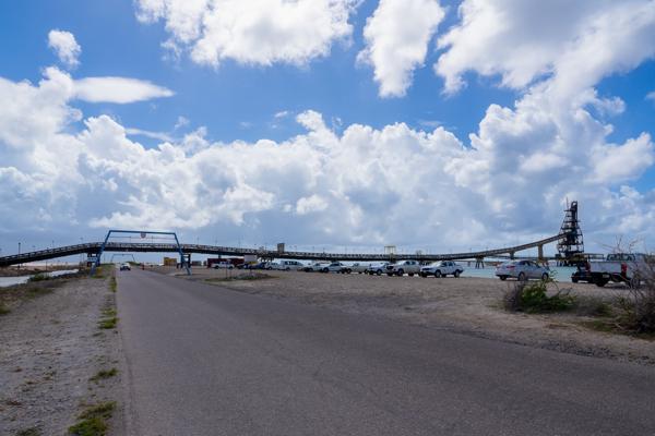 Salt Pier heeft 2 parkeer locaties de eerste bevindt zich aan de rechterkant voor de transportband.